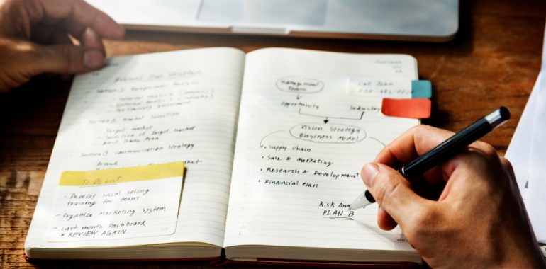 Planificarea unui eveniment corporate de către o firmă de organizare evenimente
