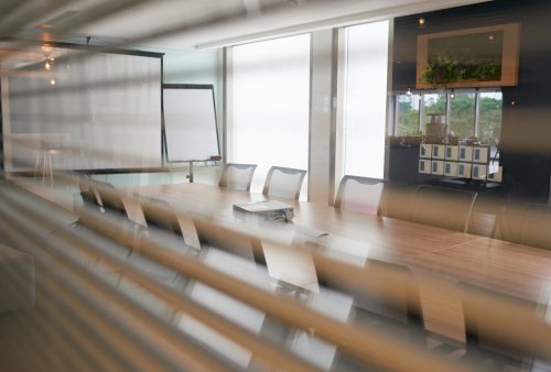 Sală de conferință modernă în Constanța pentru întâlniri și evenimente business